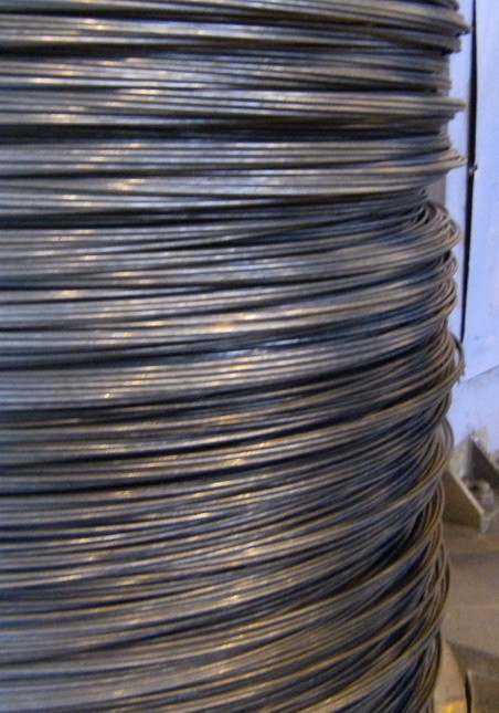 Une barre d'acier est représentée